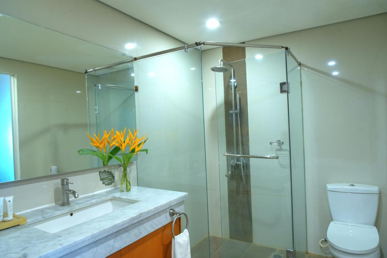 Oak Tree Emerald Hotel & Coventions Semarang Esterno foto