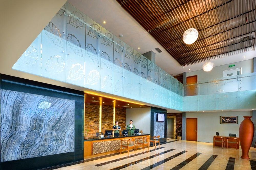 Oak Tree Emerald Hotel & Coventions Semarang Esterno foto